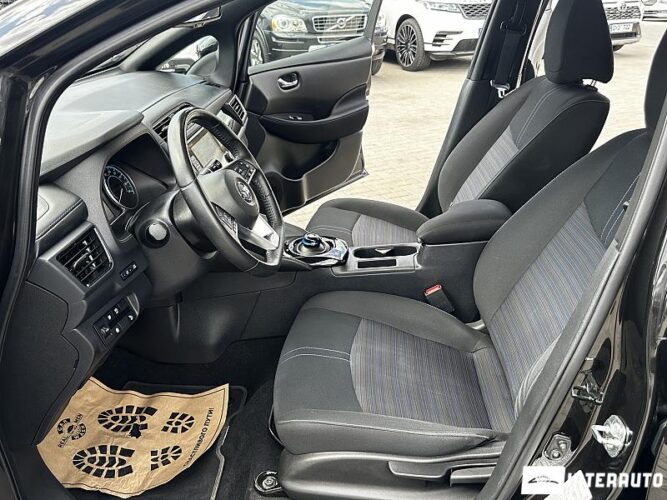 Nissan Leaf 37 interauto-car