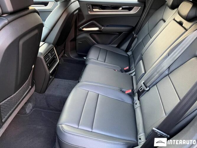 Porsche Cayenne 41 interauto-car