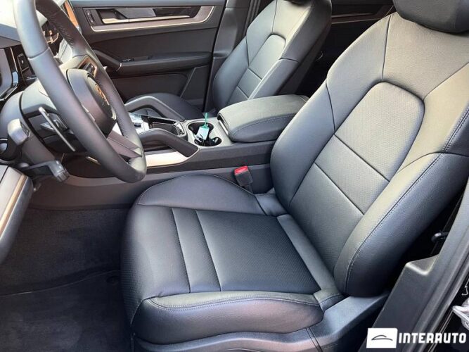 Porsche Cayenne 33 interauto-car