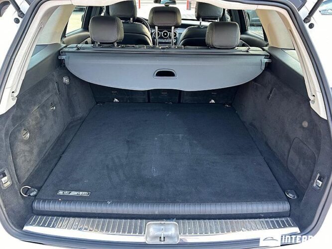 Mercedes C 350e 51 interauto-car