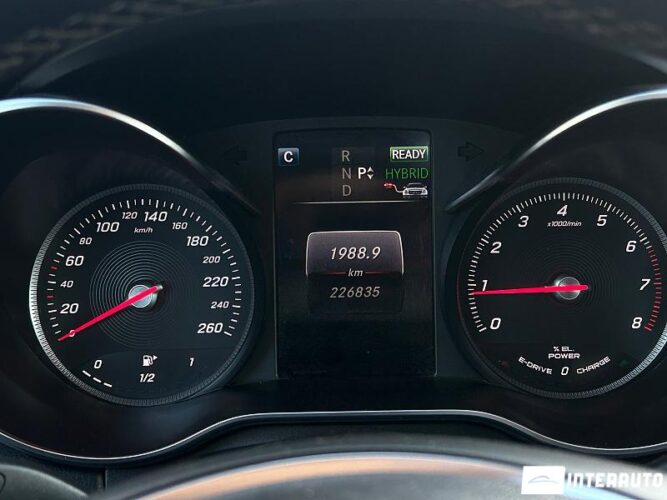 Mercedes C 350e 44 interauto-car