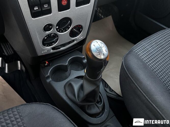 Dacia Logan 36 interauto-car