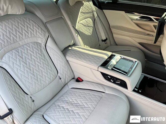 BMW 745e 52 interauto-car