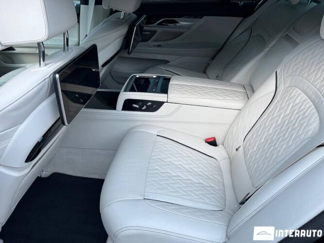 BMW 745e 51 interauto-car