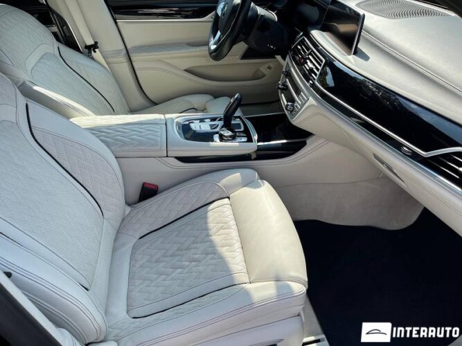 BMW 745e 41 interauto-car