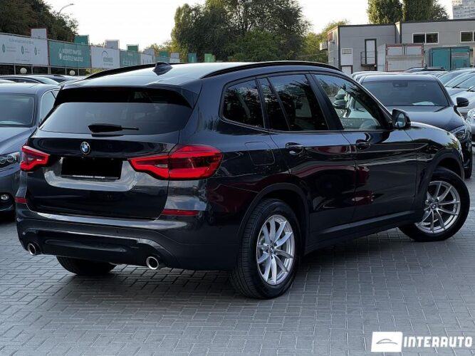 BMW X3 2.0D 35 interauto-car
