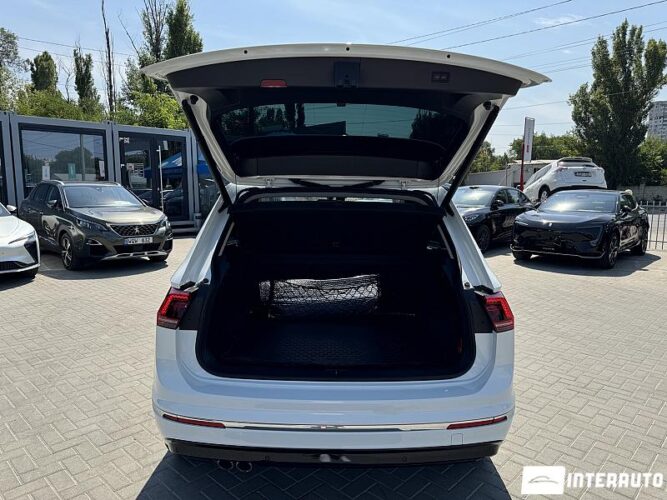 Volkswagen Tiguan 64 interauto-car