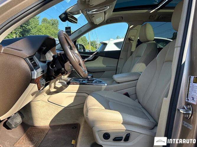 Audi Q7 45 interauto-car