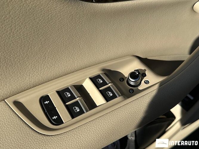 Audi Q7 46 interauto-car