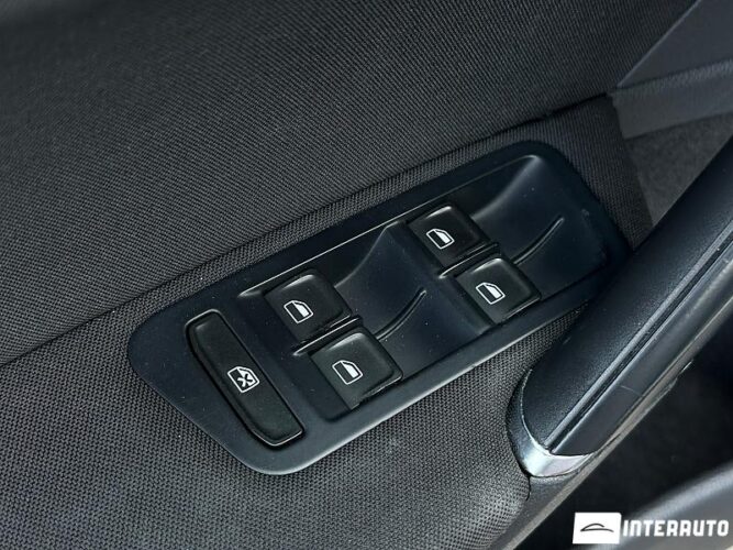 Volkswagen Golf 33 interauto-car