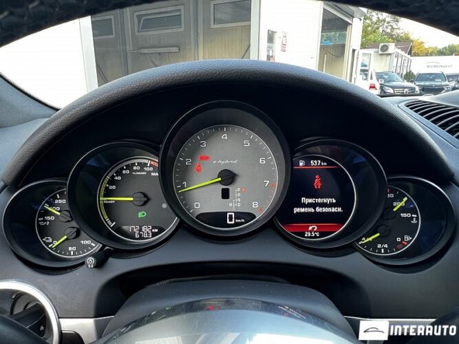 Porsche Cayenne S Hybrid 39 interauto-car