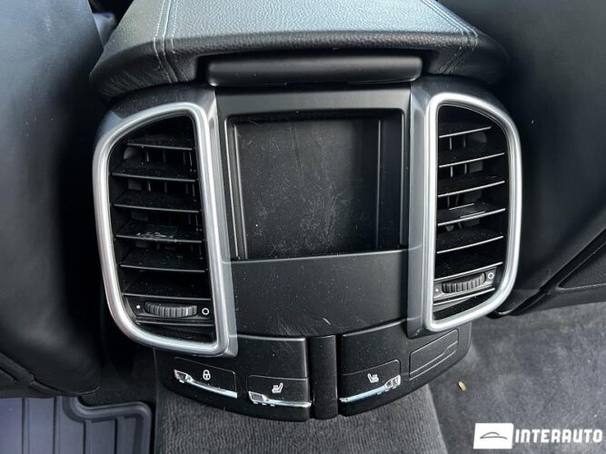 Porsche Cayenne S Hybrid 40 interauto-car