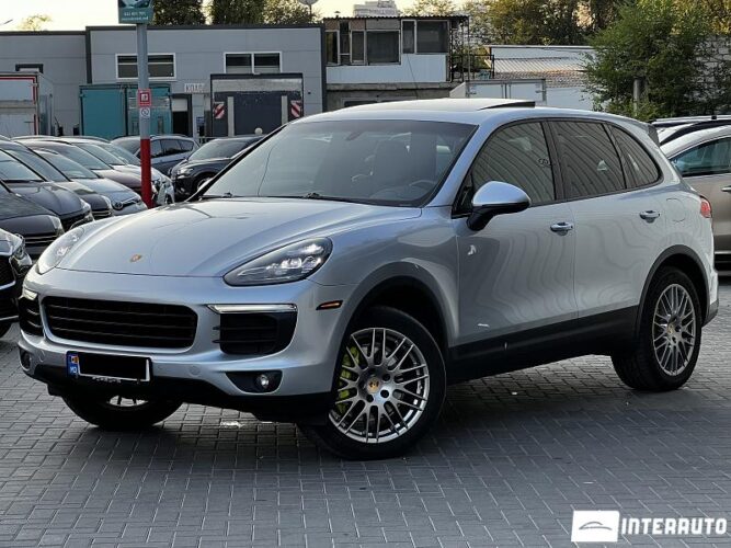 Porsche Cayenne S Hybrid 32 interauto-car