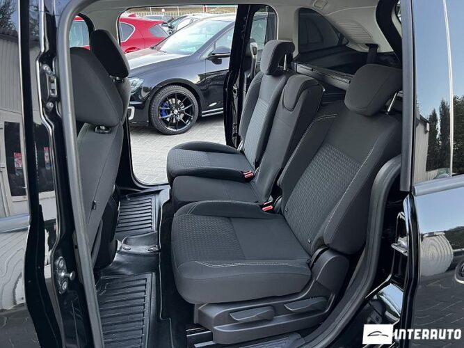 Ford Grand C-MAX 37 interauto-car