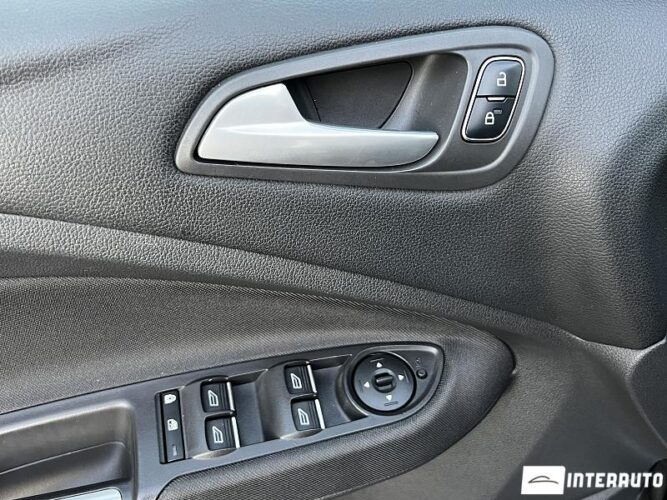 Ford Grand C-MAX 42 interauto-car