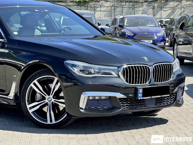 BMW 740e 43 interauto-car