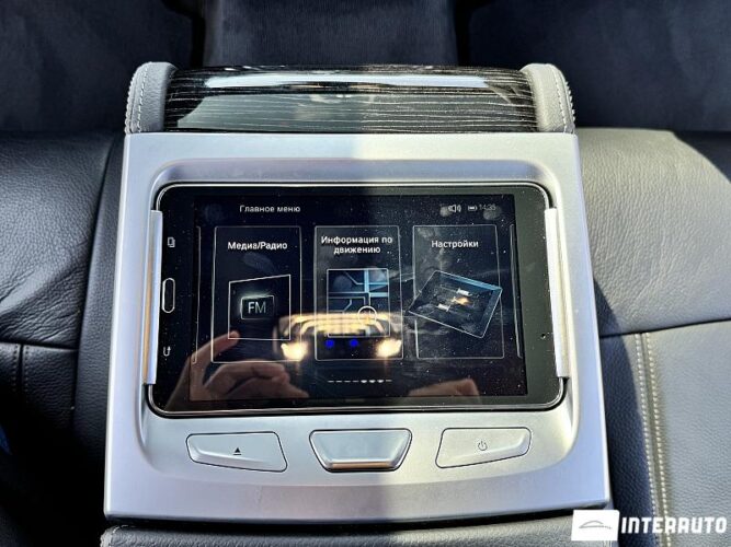 BMW 740e 68 interauto-car