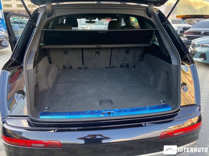 Audi Q7 59 interauto-car