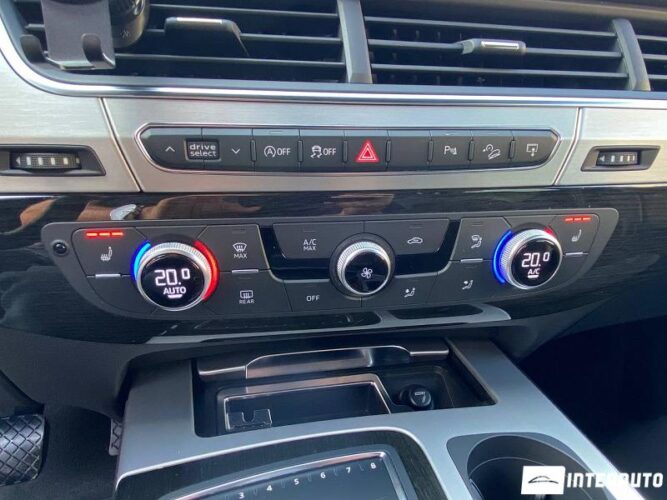 Audi Q7 51 interauto-car