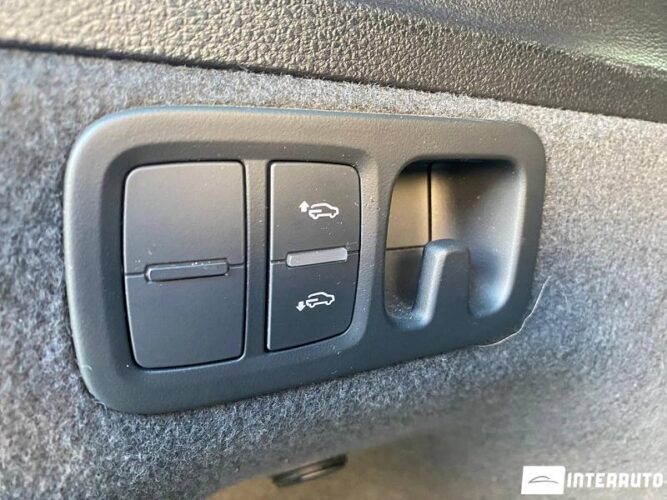 Audi Q7 61 interauto-car