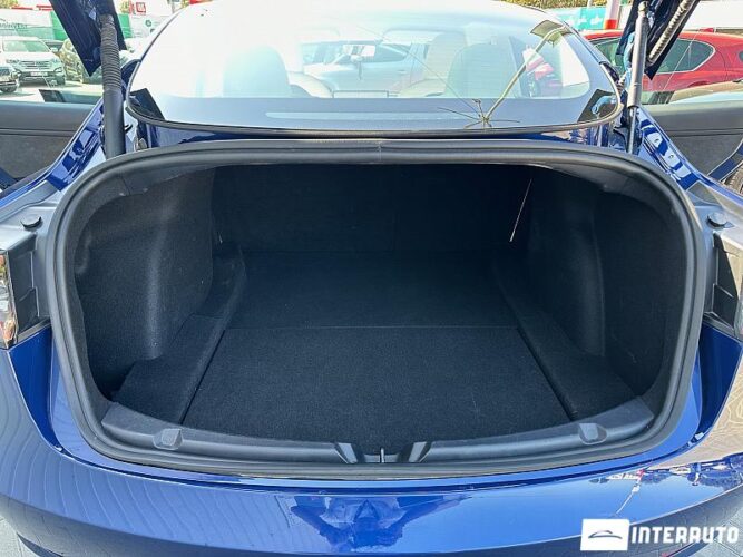 Tesla Model 3 46 interauto-car
