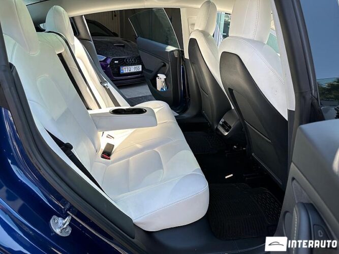 Tesla Model 3 45 interauto-car