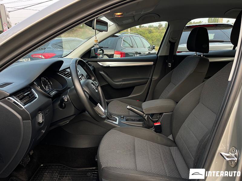 Skoda Octavia 15 automobil-interauto