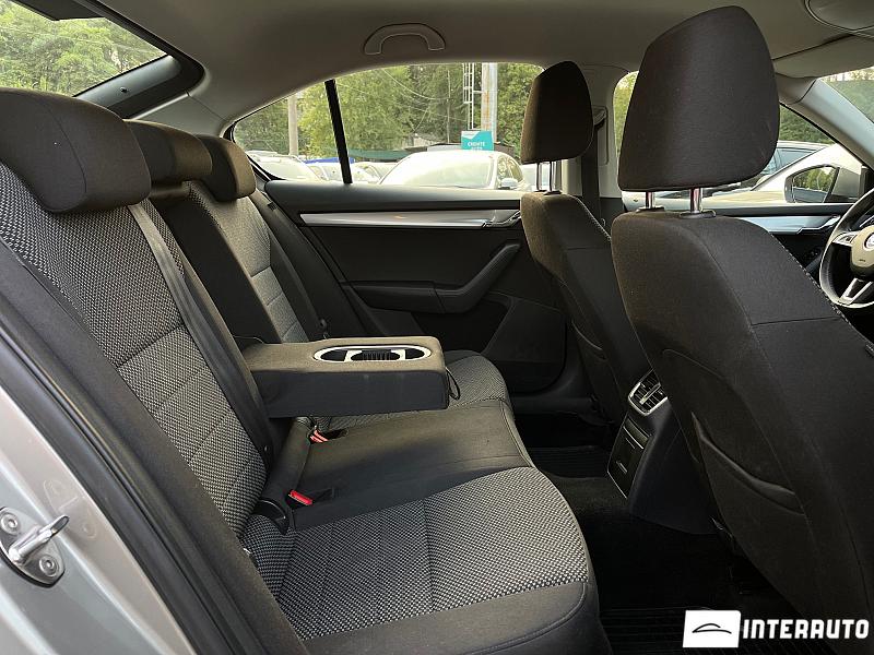 Skoda Octavia 26 automobil-interauto