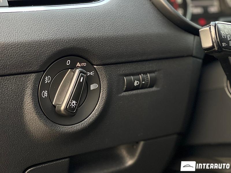 Skoda Octavia 17 automobil-interauto