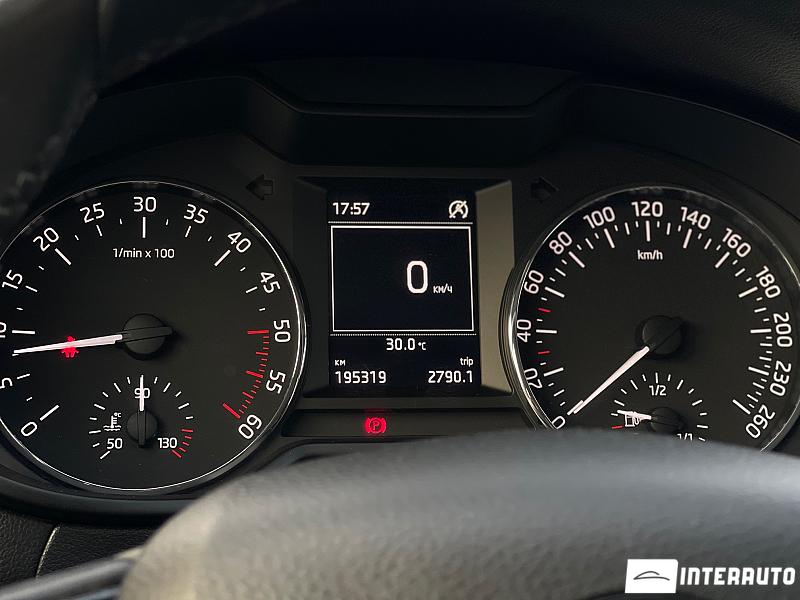 Skoda Octavia 21 automobil-interauto