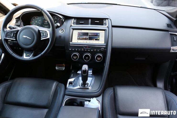 Jaguar E-Pace 42 interauto-car