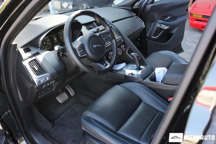 Jaguar E-Pace 35 interauto-car