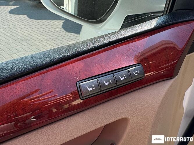 Lexus LX 570 51 interauto-car