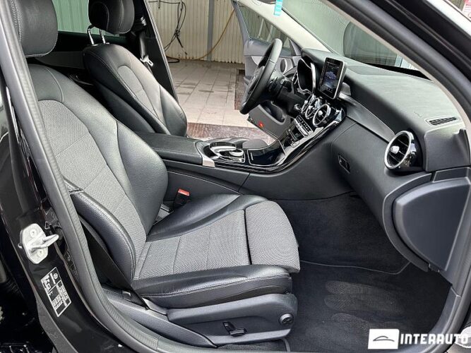 Mercedes C 350e 29 interauto-car
