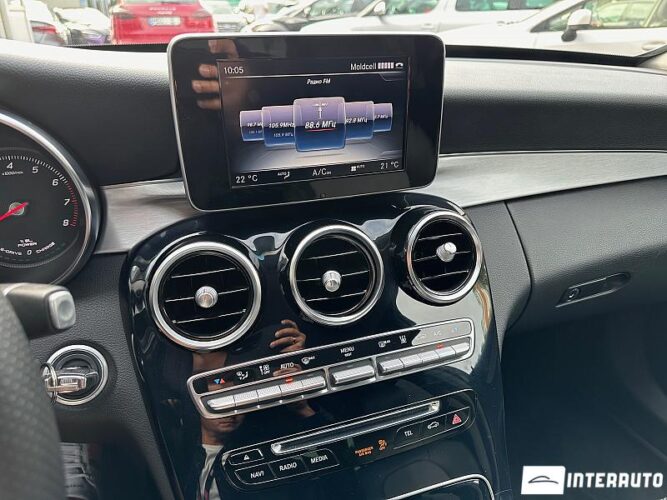 Mercedes C 350e 33 interauto-car