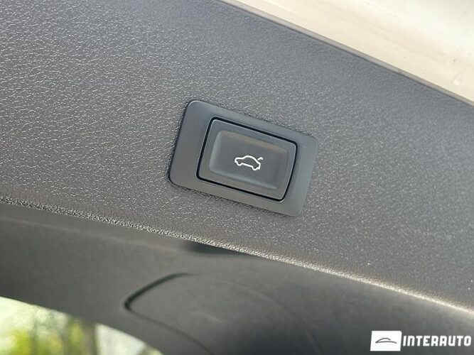 Audi Q5 49 interauto-car