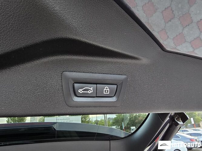 BMW X5 4.0i 64 interauto-car