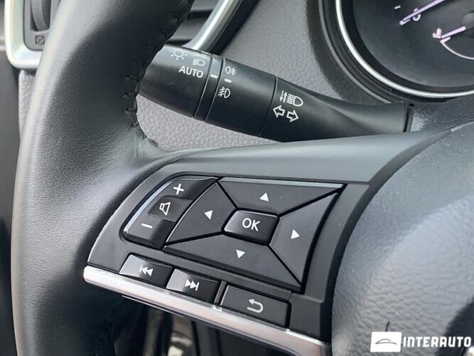 Nissan Qashqai 34 interauto-car