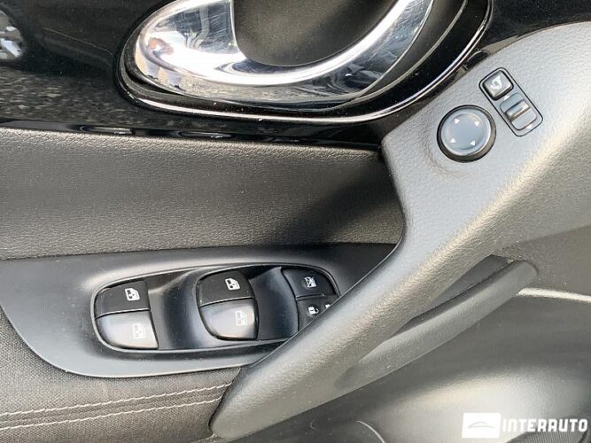 Nissan Qashqai 41 interauto-car