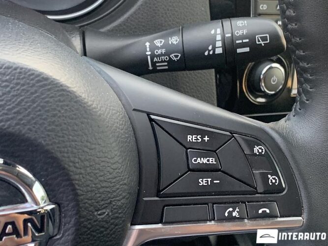 Nissan Qashqai 36 interauto-car