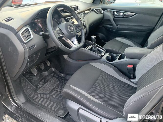 Nissan Qashqai 42 interauto-car