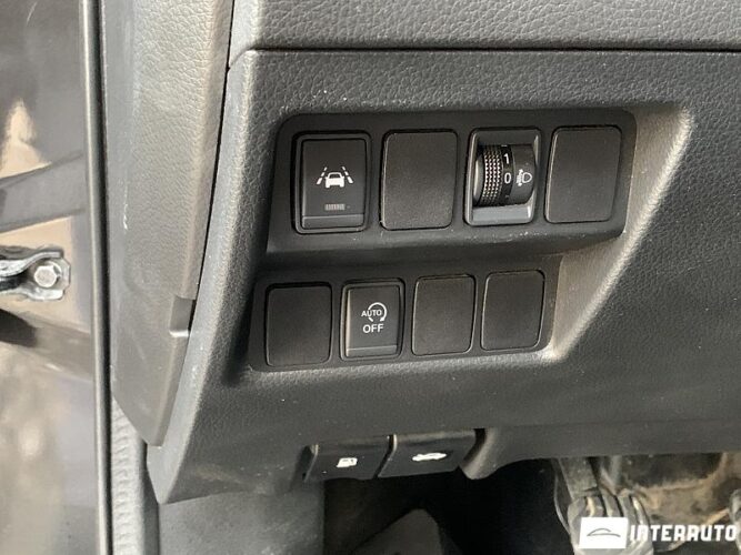 Nissan Qashqai 40 interauto-car