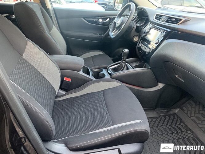 Nissan Qashqai 44 interauto-car