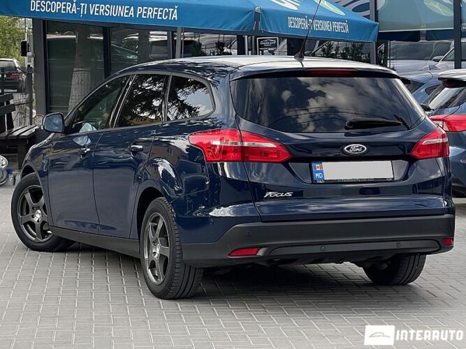 Ford Focus 32 interauto-car