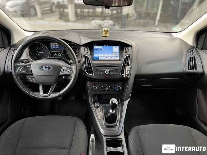 Ford Focus 36 interauto-car