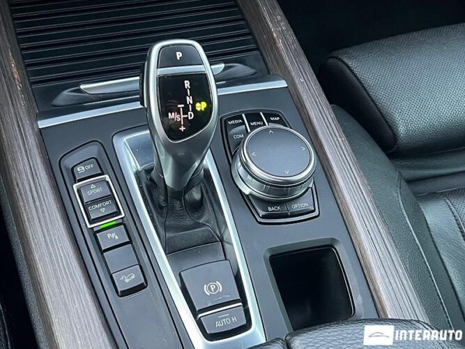 BMW X5 2.5D 42 interauto-car