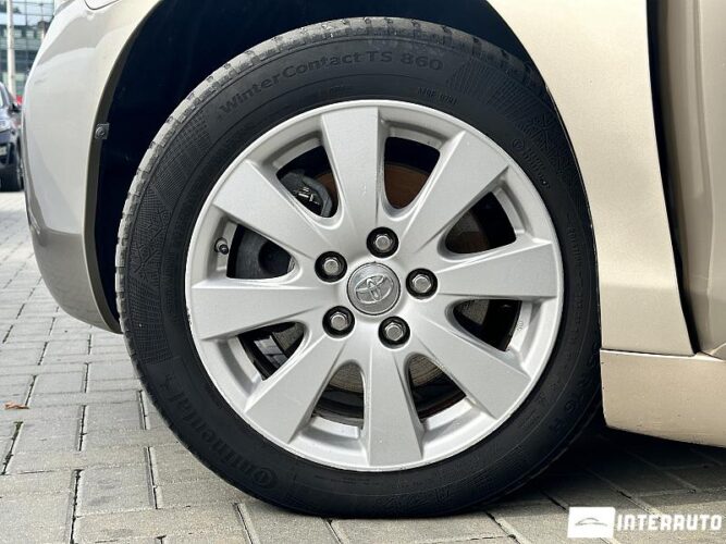 Toyota Camry 43 interauto-car