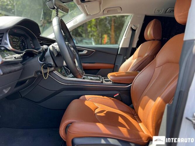 Audi Q8 36 interauto-car