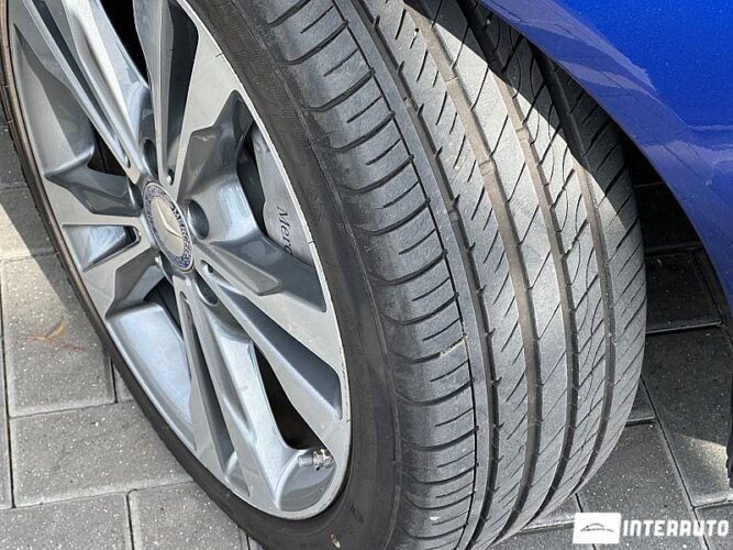 Mercedes C 350e 52 interauto-car