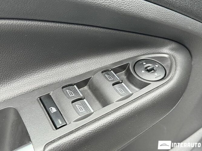 Ford Kuga 44 interauto-car